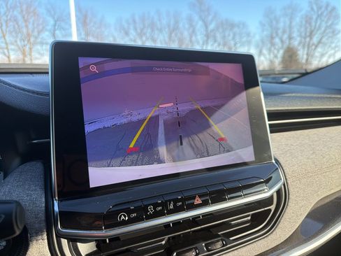 Used 2022 Jeep Compass Latitude image 29