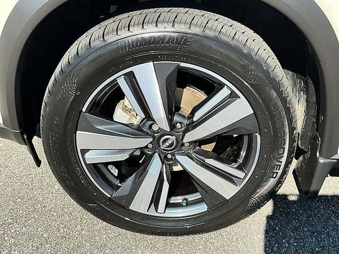 Certified 2023 Nissan Rogue SL w/ SL Premium Package AWD/4WD image 10