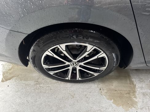 Used 2025 Volkswagen Jetta Sport image 11