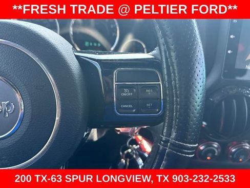 Used 2015 Jeep Wrangler Unlimited Sahara AWD/4WD image 11