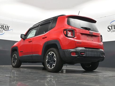 Used 2015 Jeep Renegade Trailhawk w/ Premium Leather Group AWD/4WD image 30