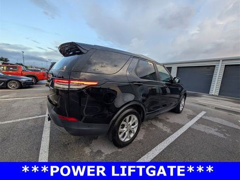 Used 2019 Land Rover Discovery SE image 12