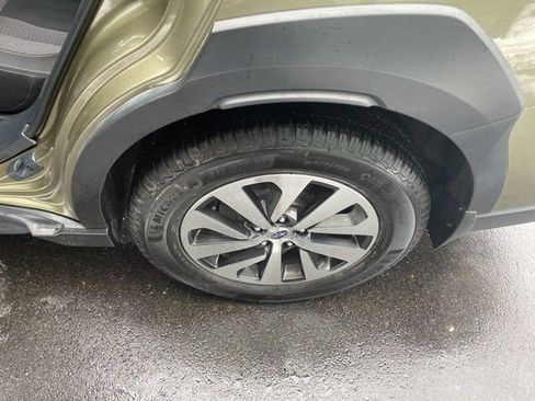 Used 2023 Subaru Outback Premium image 9