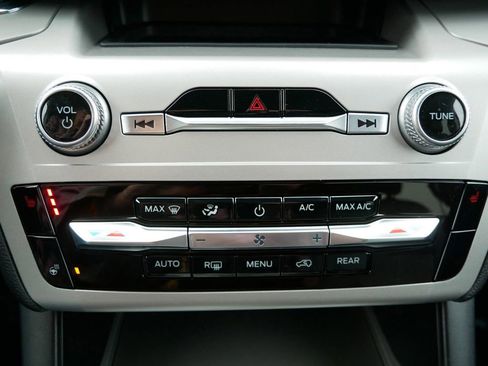 Certified 2022 Ford Explorer XLT w/ Equipment Group 202A image 26