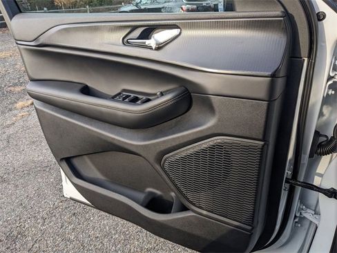 New 2025 Jeep Grand Cherokee Altitude image 19