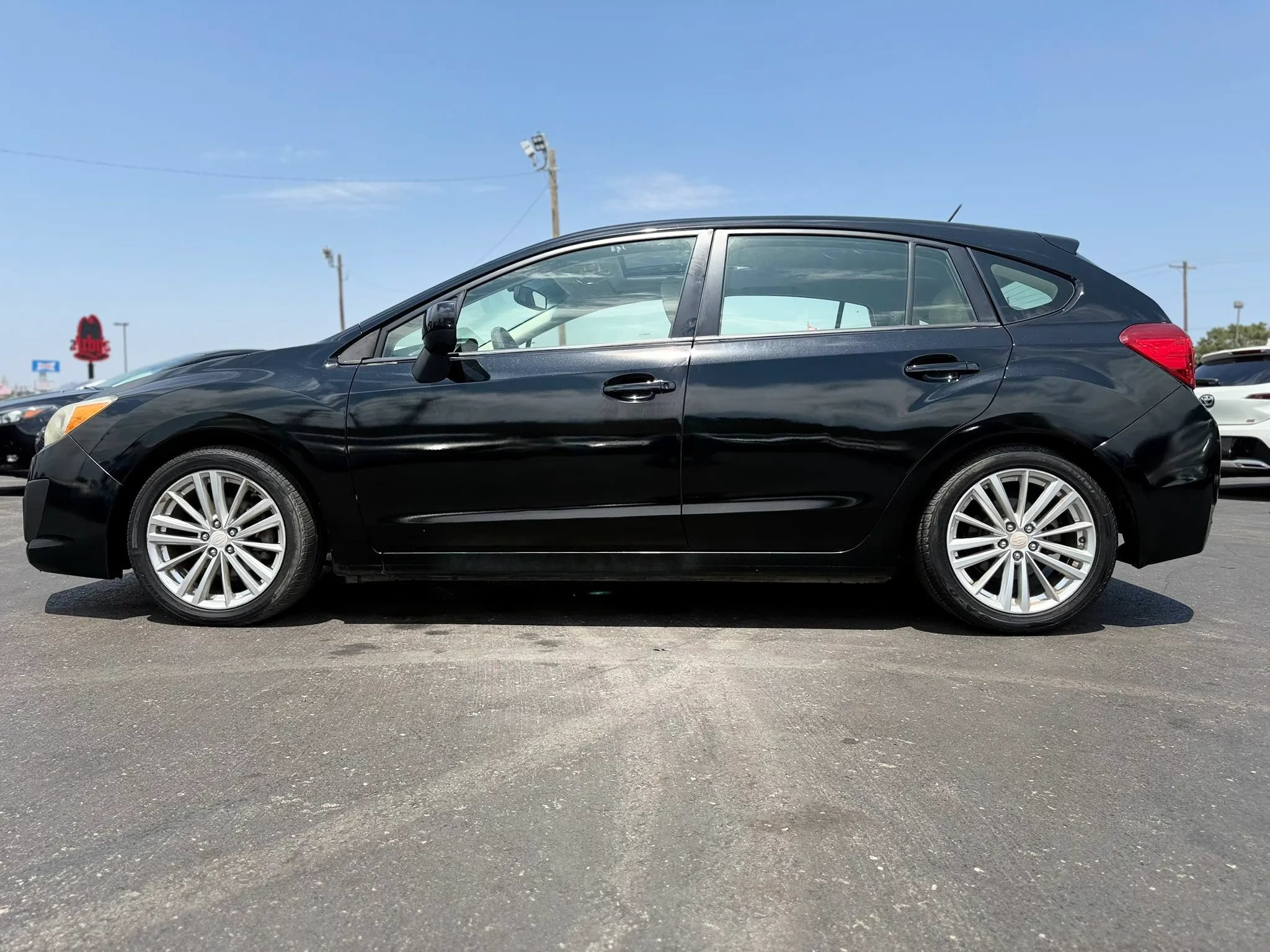 Used 2014 Subaru Impreza 2.0i Premium AWD/4WD image 6