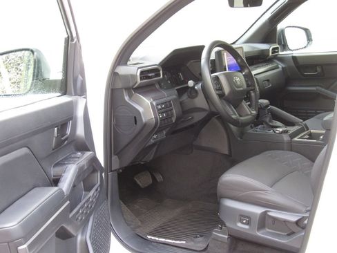 Certified 2025 Toyota Tacoma SR5 AWD/4WD image 13