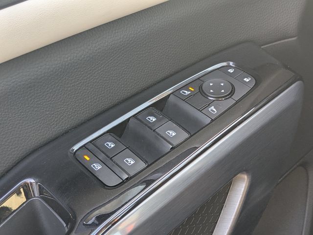 Used 2022 Nissan Pathfinder SL AWD/4WD image 26
