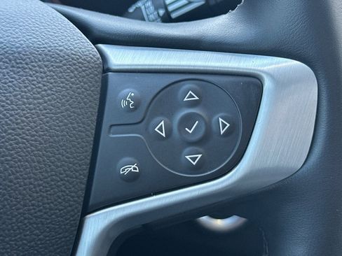 Used 2024 GMC Terrain SLT image 33