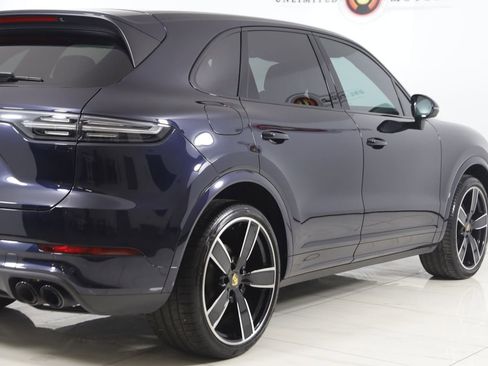 Used 2022 Porsche Cayenne Platinum Edition w/ Premium Package Plus AWD/4WD image 54