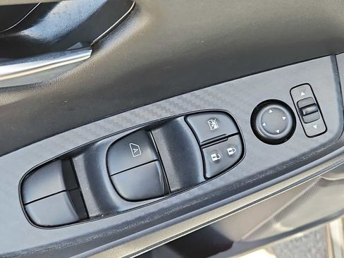 Used 2025 Nissan Sentra SV FWD image 17