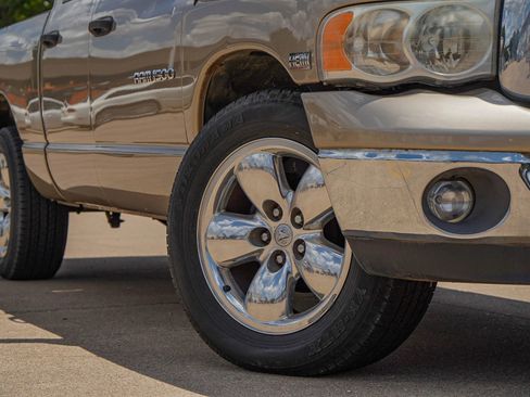 Used 2005 Dodge Ram 1500 Truck SLT image 2