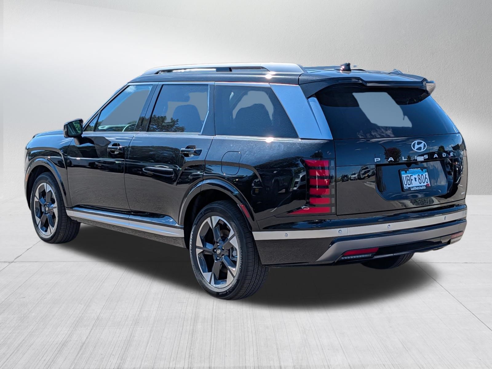 Certified 2026 Hyundai Palisade Limited AWD/4WD image 5