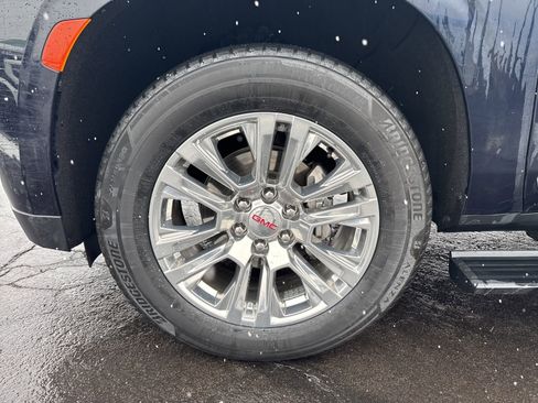 Used 2021 GMC Yukon Denali w/ Advanced Technology Package image 32