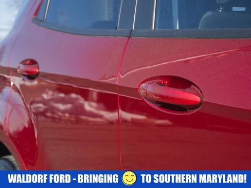 Used 2020 Ford EcoSport SE w/ SE Convenience Package image 14