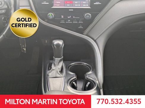 Certified 2020 Toyota Camry SE image 19