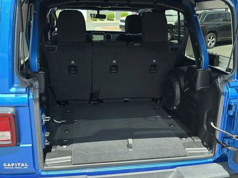 Used 2022 Jeep Wrangler Unlimited Sport w/ Sun And Sound Package image 40