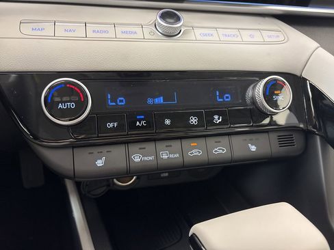 New 2026 Hyundai Elantra Limited FWD image 38