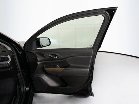 Used 2023 GMC Acadia SLE w/ Driver Convenience Package image 32