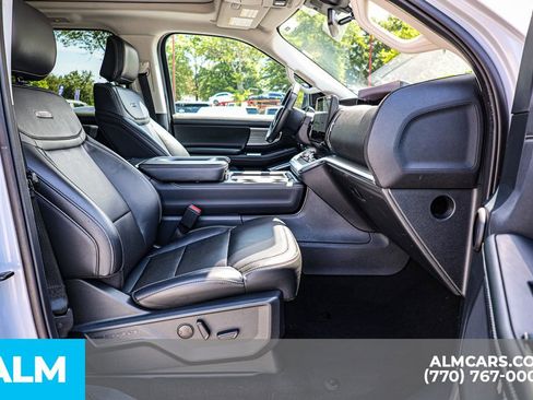Used 2025 Ford Expedition Platinum AWD/4WD image 22