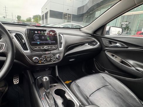 Used 2016 Chevrolet Malibu Base w/ Leather Package image 10