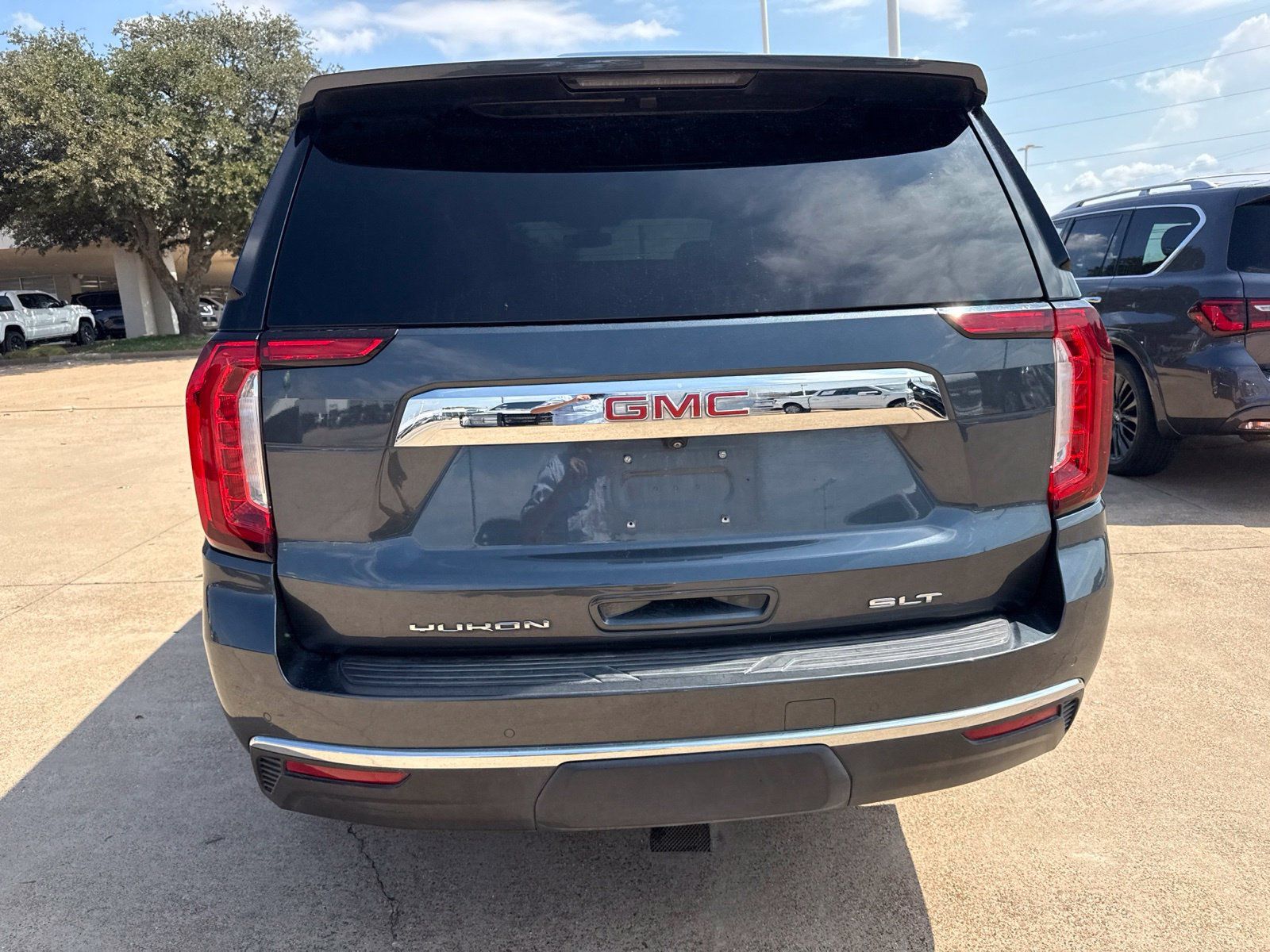 Used 2021 GMC Yukon SLT w/ Rear Media and Nav Package AWD/4WD image 6