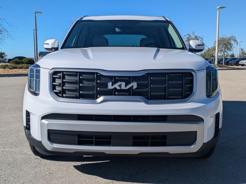 New 2025 Kia Telluride S image 3