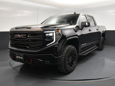 Used 2022 GMC Sierra 1500 AT4X image 2