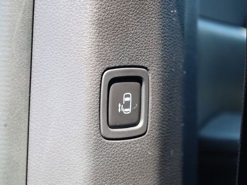 Certified 2025 Kia Carnival LXS image 25