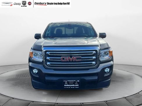 Used 2019 GMC Canyon SLE w/ SLE Convenience Package image 2