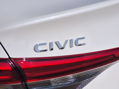 Used 2023 Honda Civic EX image 28
