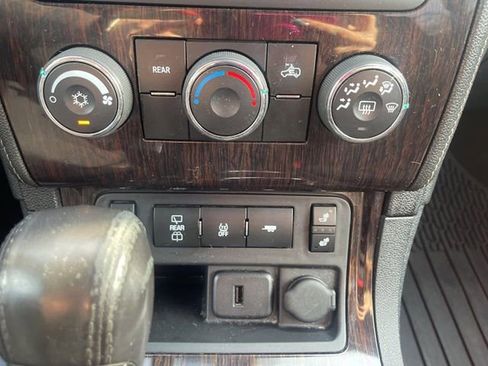 Used 2016 Chevrolet Traverse LT w/ Style and Technology Package image 14