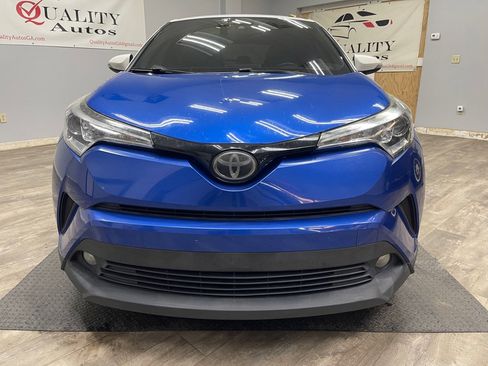 Used 2018 Toyota C-HR XLE FWD image 3