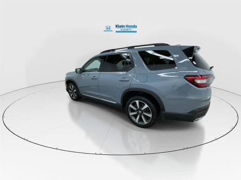 Certified 2023 Honda Pilot Touring image 8