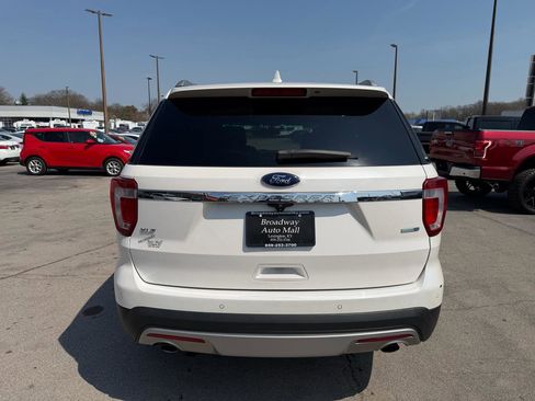 Used 2016 Ford Explorer XLT w/ Equipment Group 202A image 4