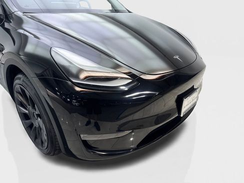Used 2023 Tesla Model Y Long Range AWD/4WD image 17