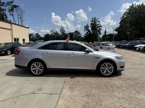 Used 2019 Ford Taurus Limited FWD image 4