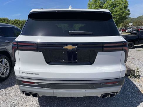 Used 2025 Chevrolet Traverse LT w/ LPO, Floor Liner Package image 8