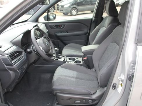 Used 2025 Subaru Forester Premium AWD/4WD image 17