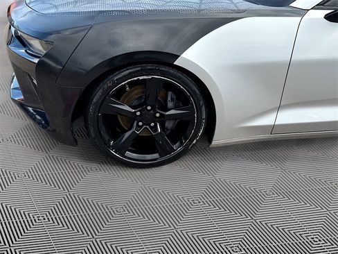 Used 2016 Chevrolet Camaro SS image 32