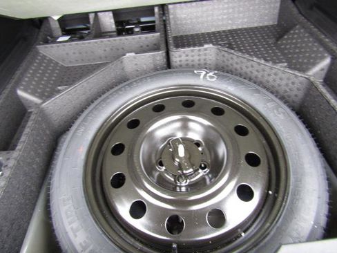 Used 2024 Ford Edge Titanium w/ Titanium Elite Package image 11