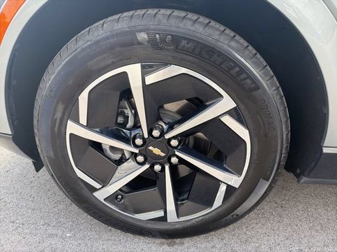 Used 2024 Chevrolet Equinox EV LT FWD image 13