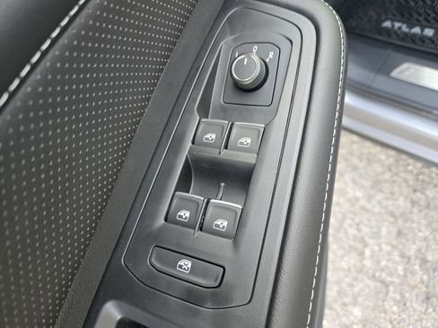 New 2026 Volkswagen Atlas Cross Sport SE image 19