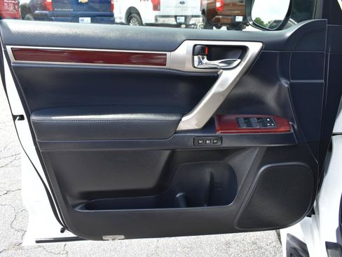 Used 2018 Lexus GX 460 Luxury AWD/4WD image 37
