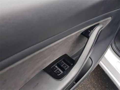 Used 2018 Tesla Model 3 image 7