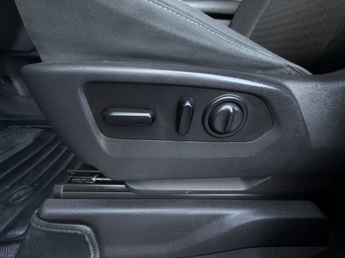 Used 2021 Chevrolet Silverado 1500 LT AWD/4WD image 30