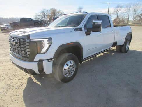 New 2026 GMC Sierra 3500 Denali Ultimate image 10