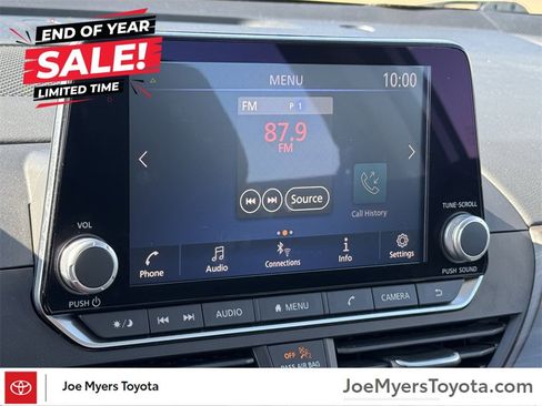 Used 2024 Nissan Altima 2.5 SV image 15