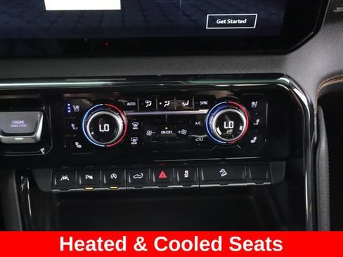 Used 2024 GMC Sierra 1500 AT4 w/ Technology Package AWD/4WD image 4