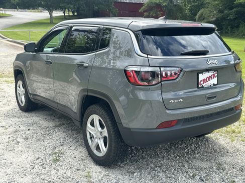 Used 2023 Jeep Compass Sport AWD/4WD image 7